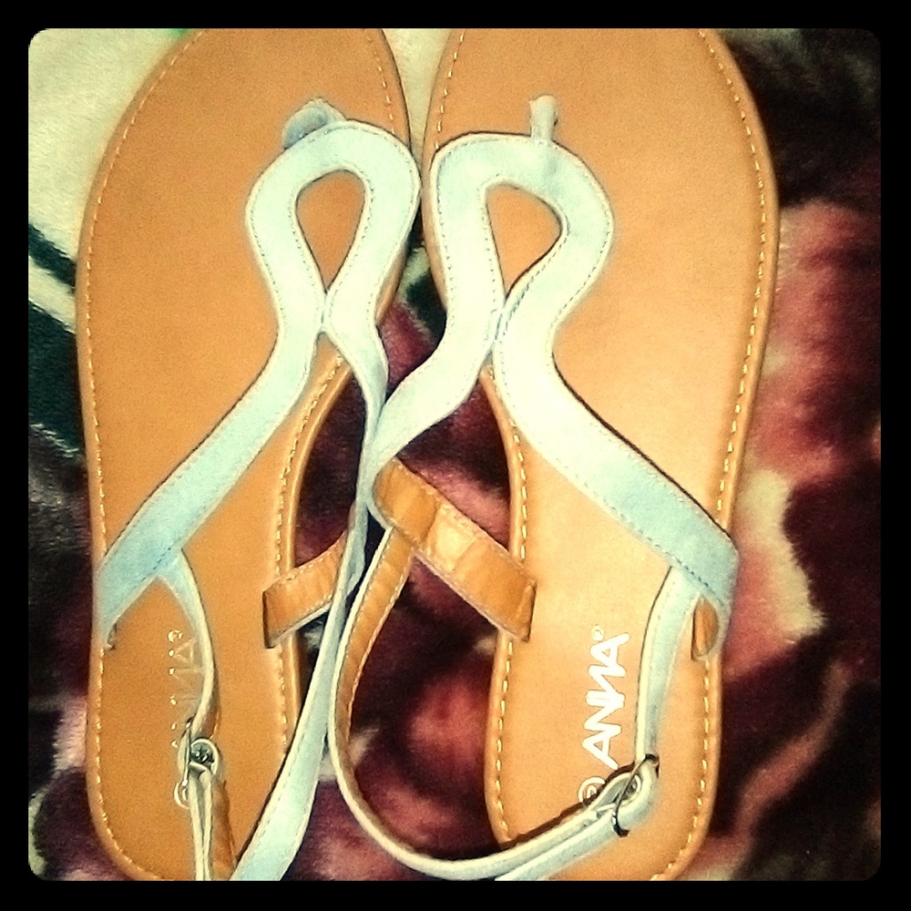 Strap around sandals